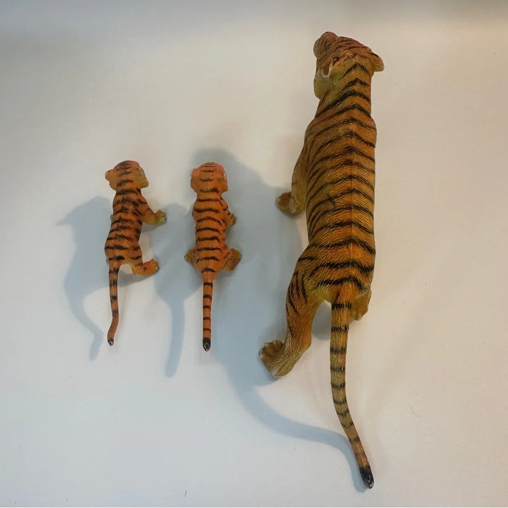 VTG AAA Set of 3 Tigers Mom and Babies Rubber Animals‎ Figurines
